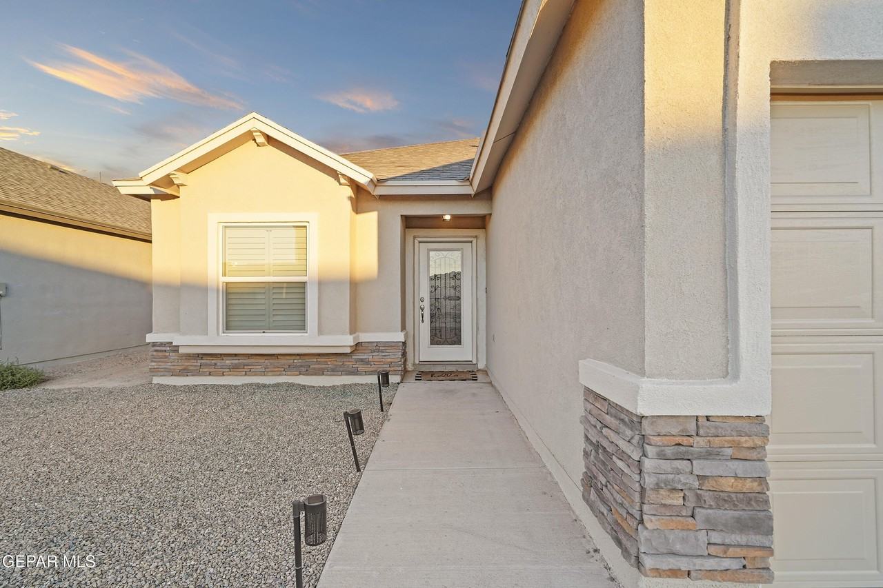 12612 Don Norte St - Photo 4 of 32