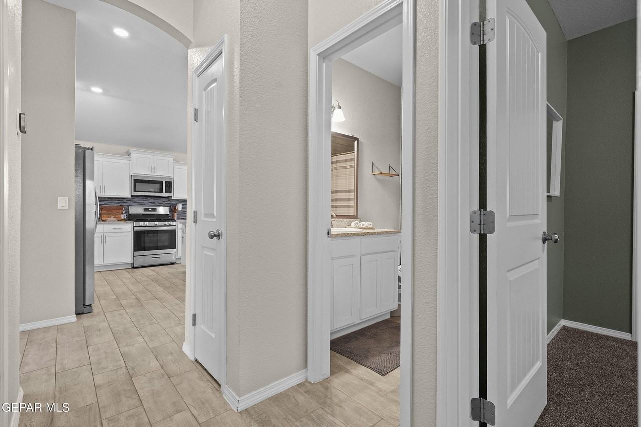 12612 Don Norte St - Photo 7 of 32