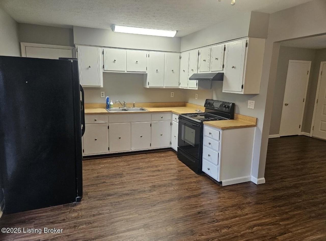 1110 Keane Ave - Photo 3 of 11