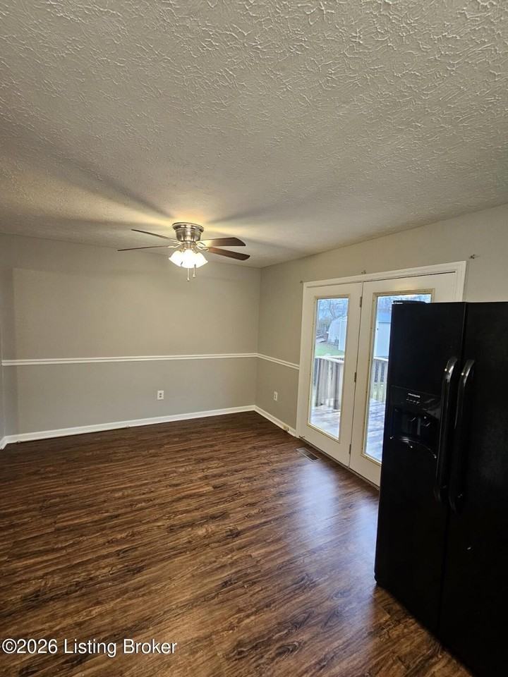 1110 Keane Ave - Photo 4 of 11