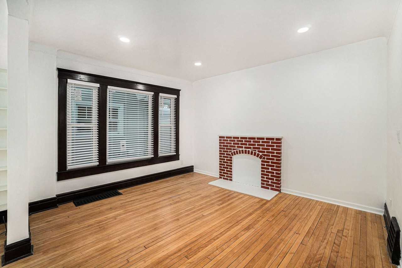 1208 Olivia Ave - Photo 4 of 15