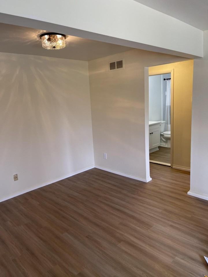 510 Montrose Ave Apt 8 #8 - Photo 7 of 11