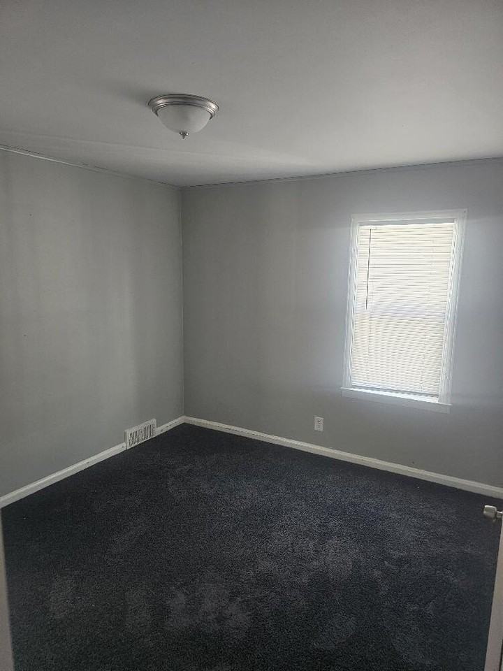 19986 Mitchell St - Photo 3 of 9