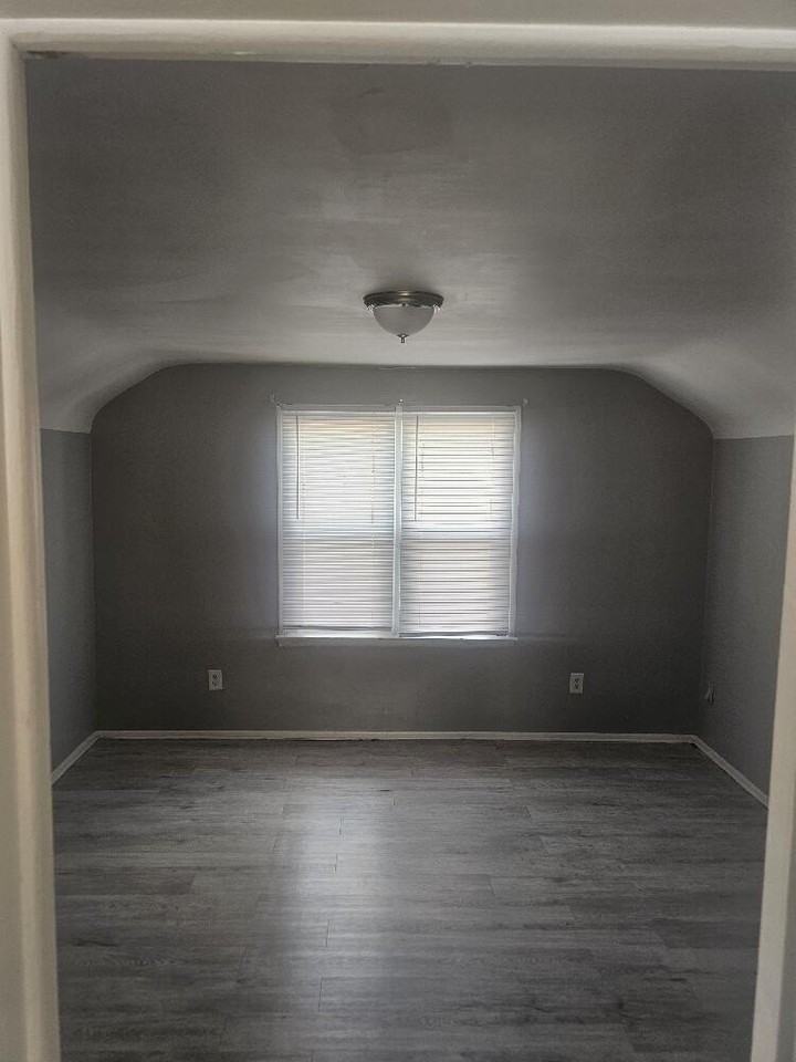 19986 Mitchell St - Photo 4 of 9