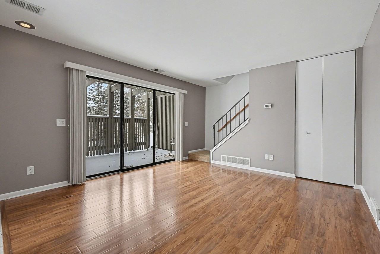 3812 Greenleaf Cir - Photo 6 of 18