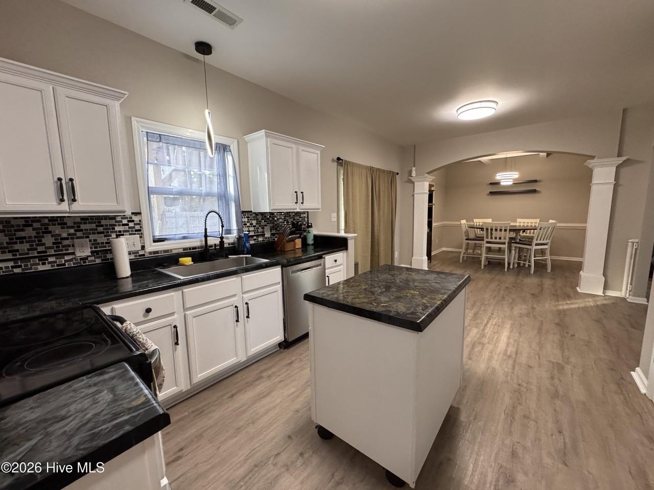 125 Stonecroft Ln - Photo 7 of 26