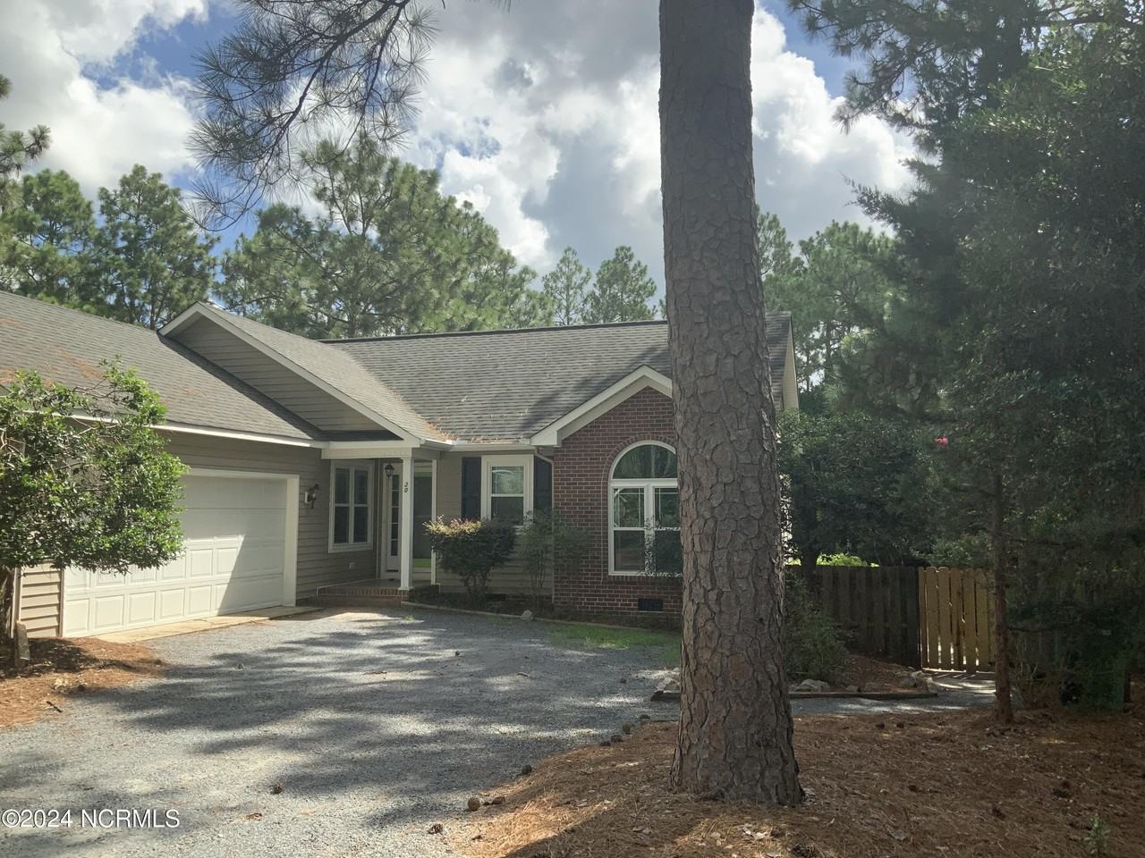 30 Winchester Rd - Photo 3 of 29