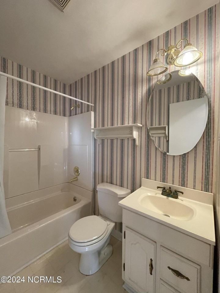 315 Brookview Dr - Photo 7 of 13