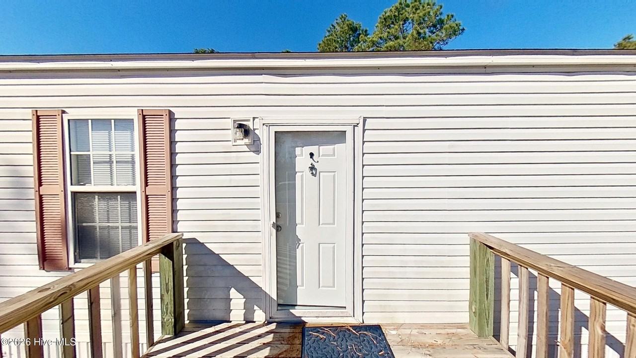 337 Dwight St - Photo 2 of 25