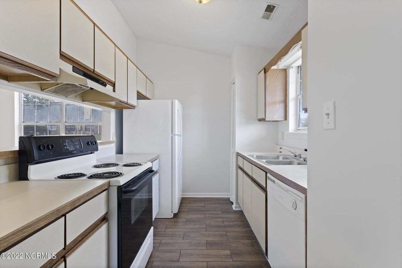 100 Creekview Dr - Photo 4 of 22