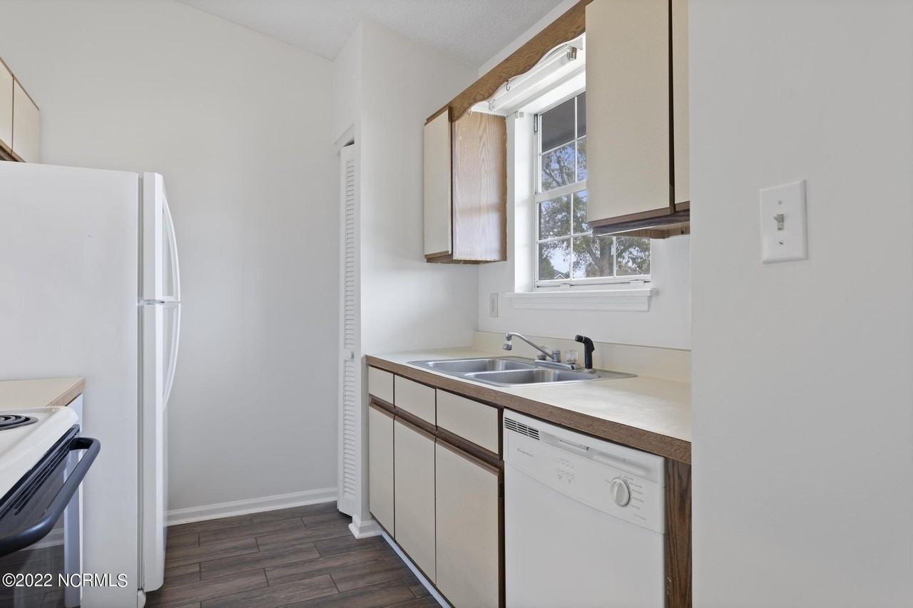 100 Creekview Dr - Photo 6 of 22