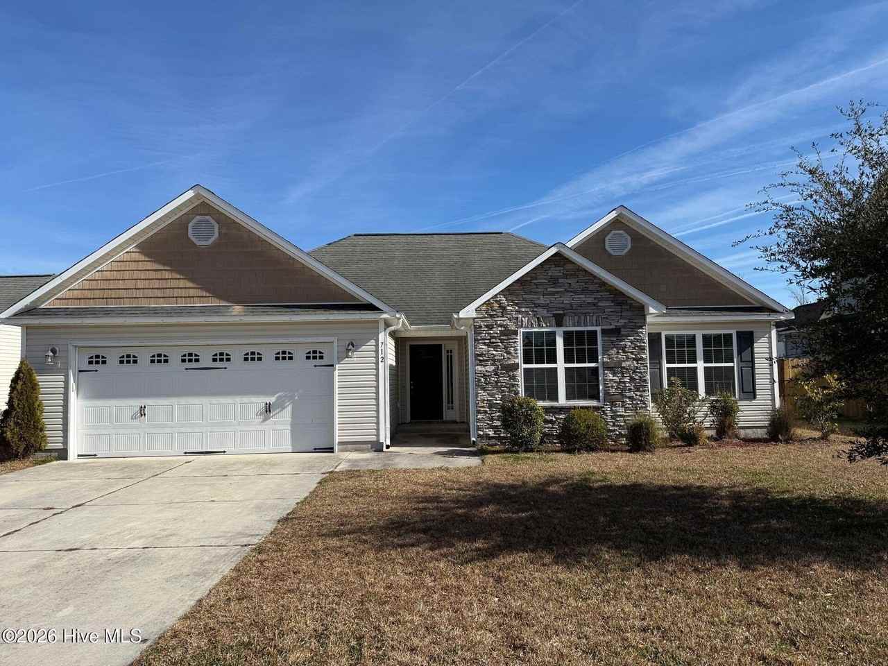 712 Radiant Dr - Photo 2 of 16