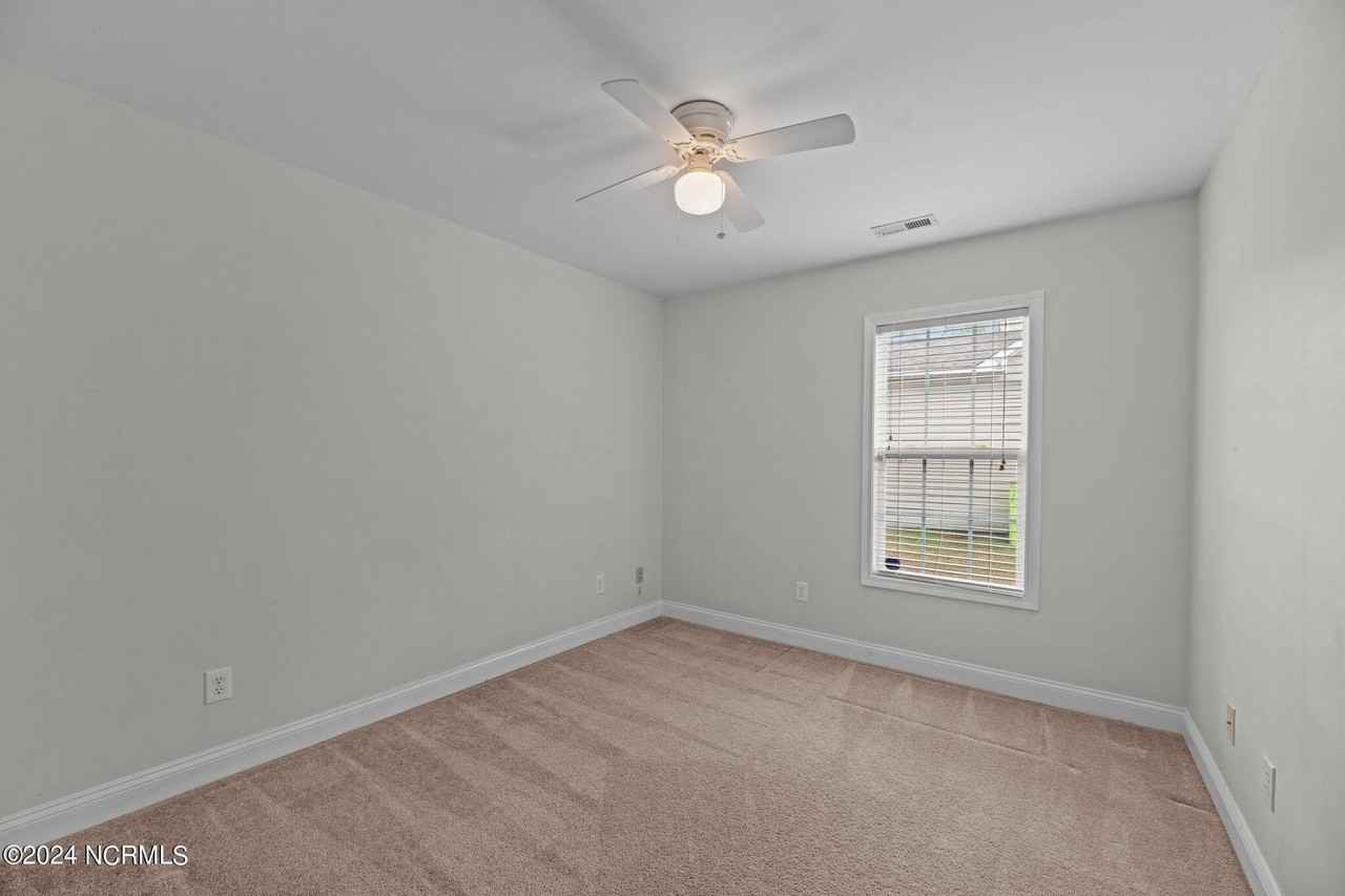 100 Sumatra Ct - Photo 2 of 24