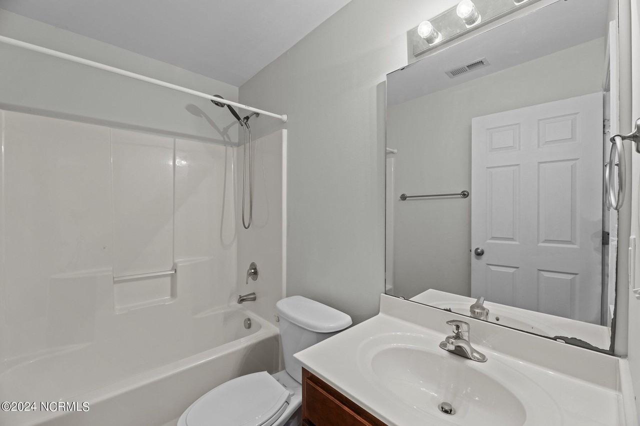 100 Sumatra Ct - Photo 4 of 24