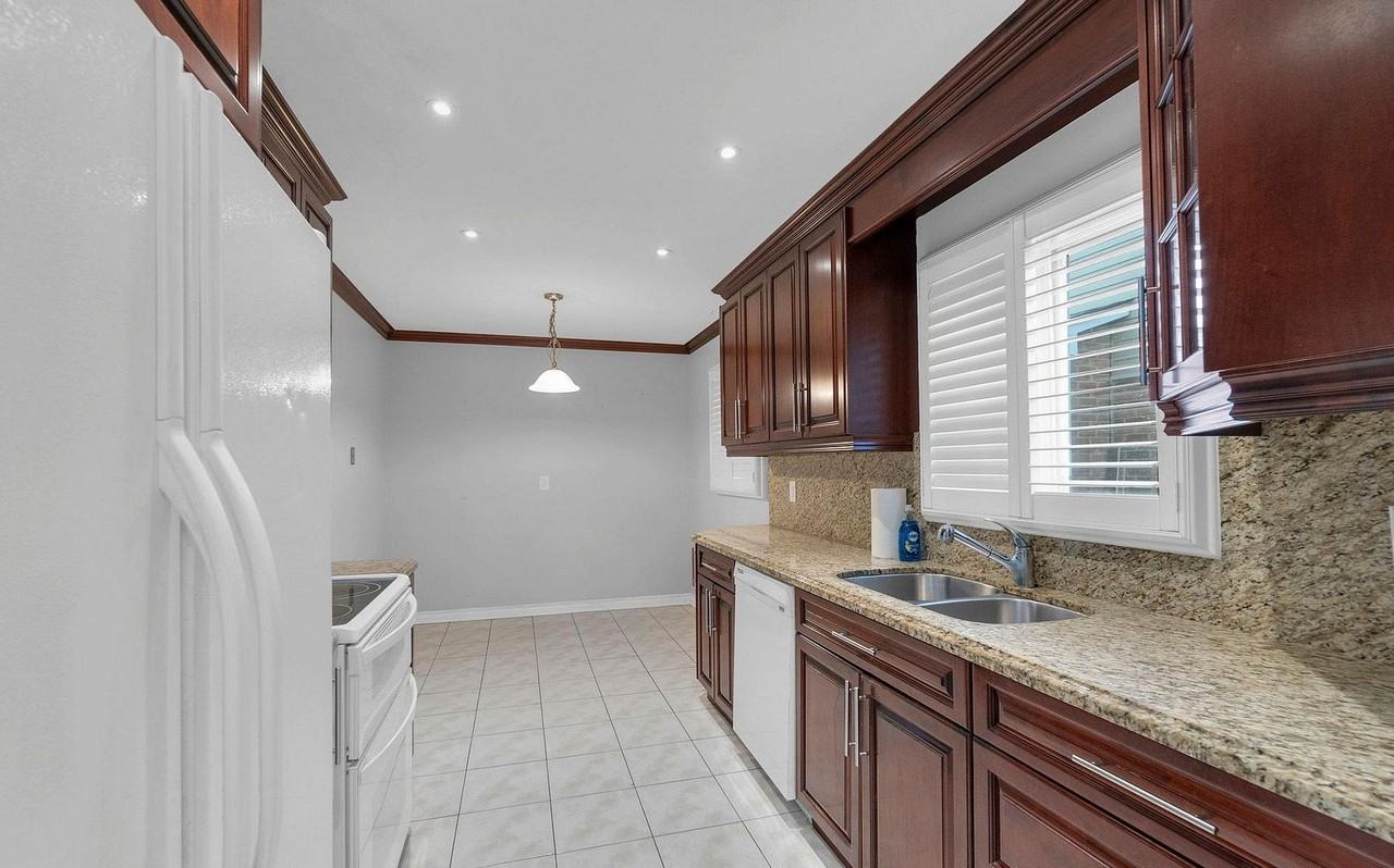 35 Ferri Crescent - Photo 3 of 9