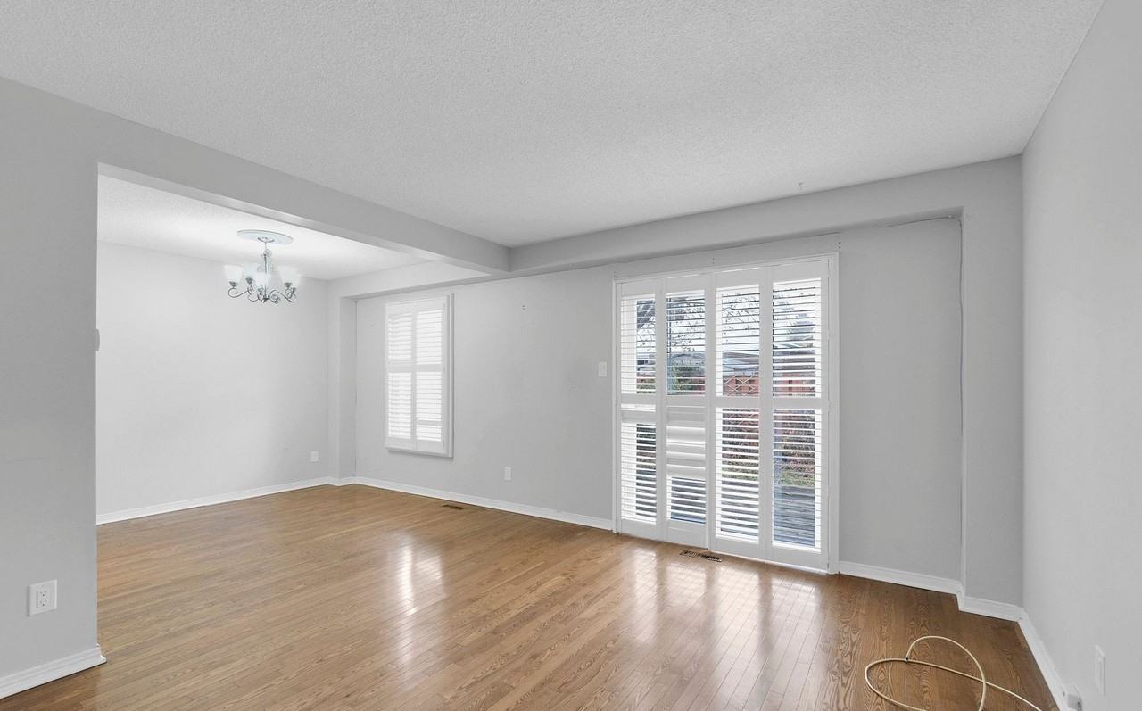 35 Ferri Crescent - Photo 4 of 9