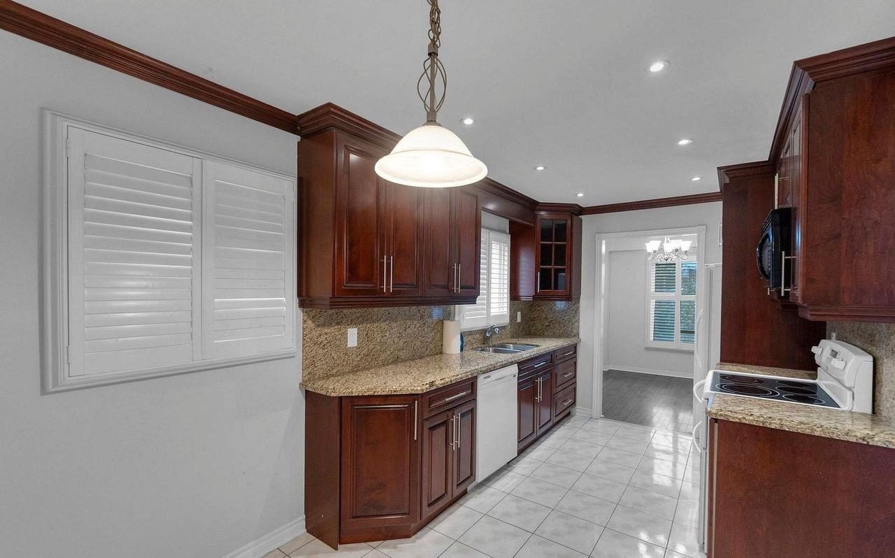 35 Ferri Crescent - Photo 2 of 9