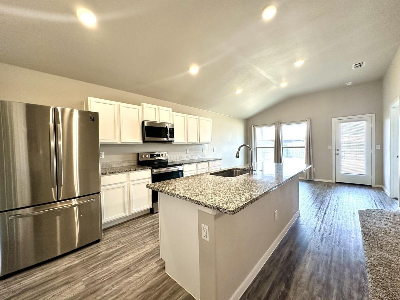 7526 31st Pl - Photo 5 of 14