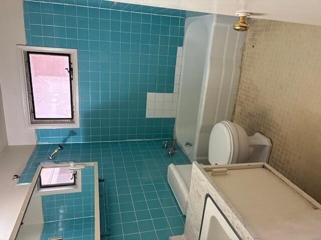 2512 47th St - Photo 5 of 10