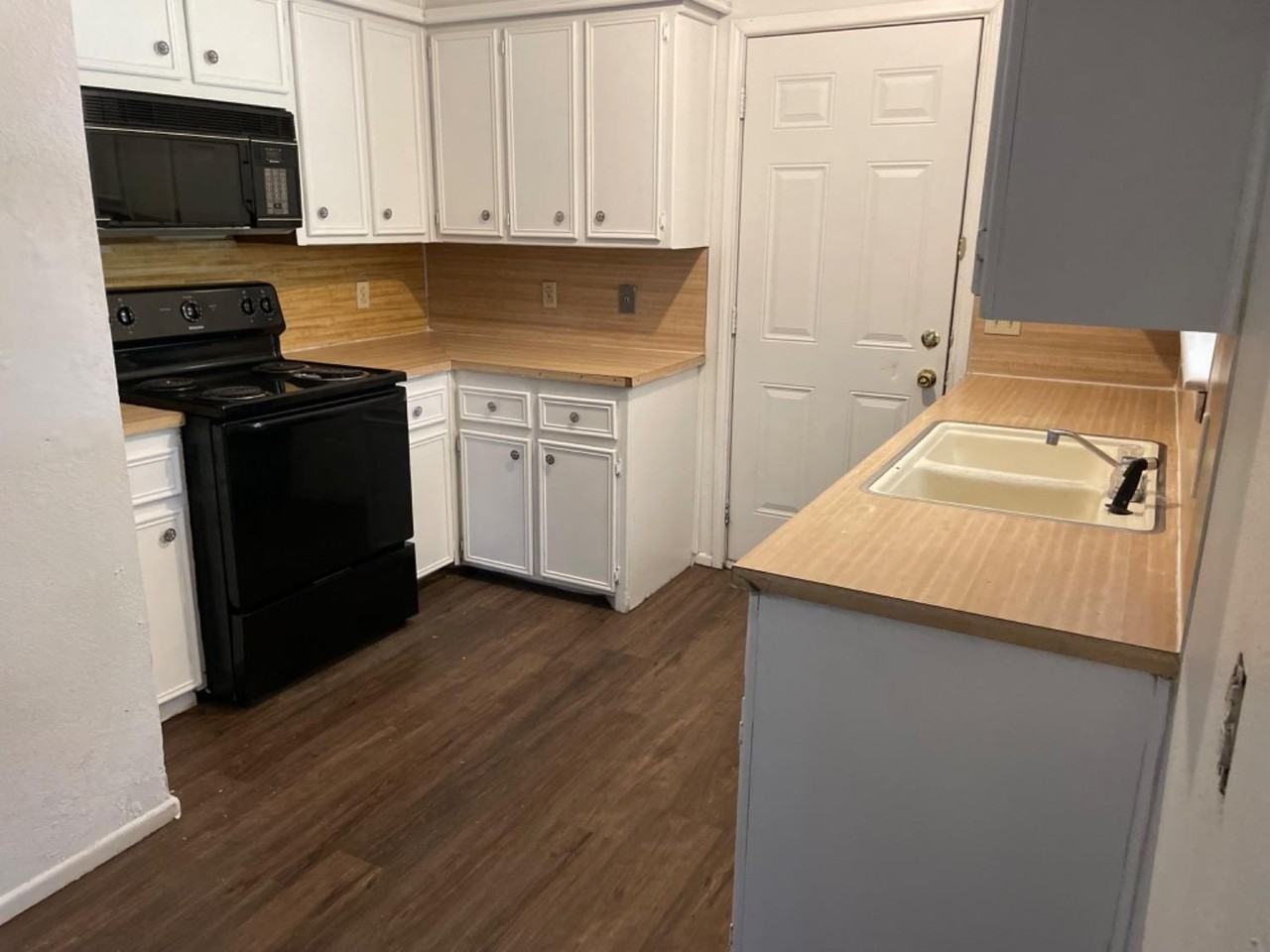 1103 80th St Apt A #A - Photo 4 of 11