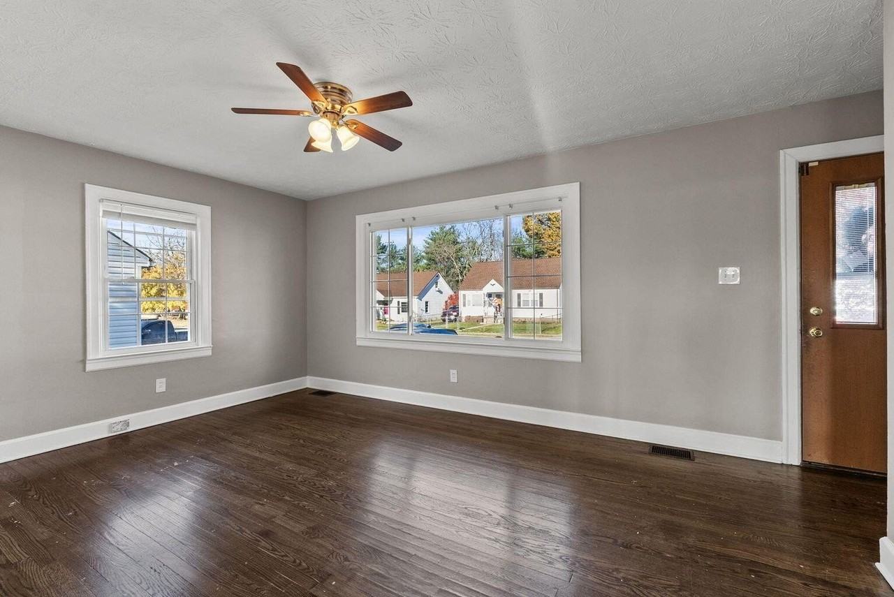 154 Northwood Dr - Photo 4 of 30