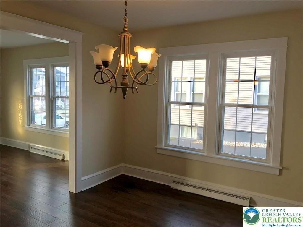 425 Bank St - Photo 3 of 11