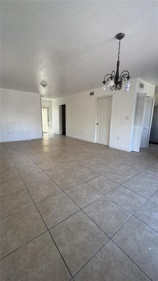 Se 13th Rd - Photo 2 of 8