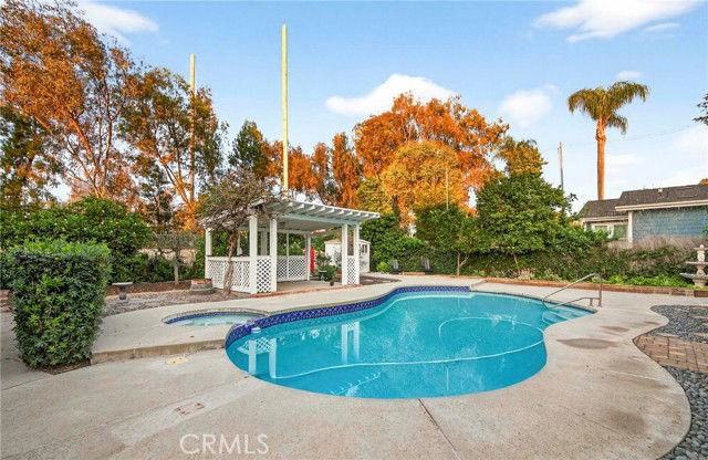 2109 Smokewood Ave - Photo 7 of 8