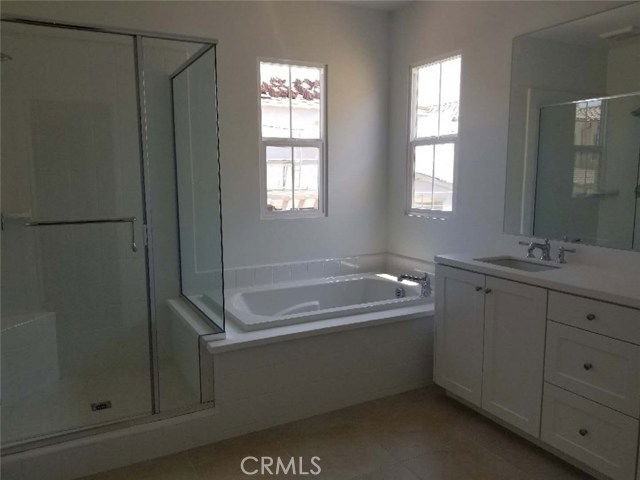 108 Tartan - Photo 2 of 8