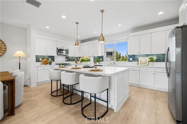 115 Episode - Photo 2 of 8