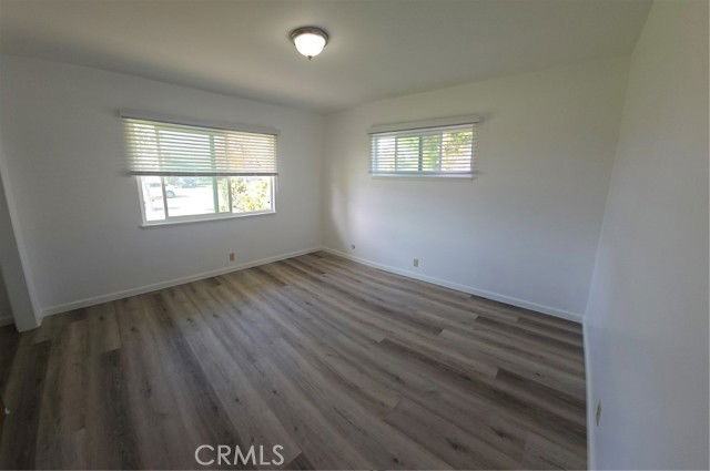 919 N Harwood St - Photo 3 of 8