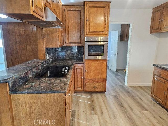 919 N Harwood St - Photo 5 of 8