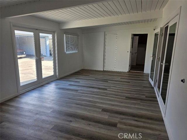 919 N Harwood St - Photo 7 of 8