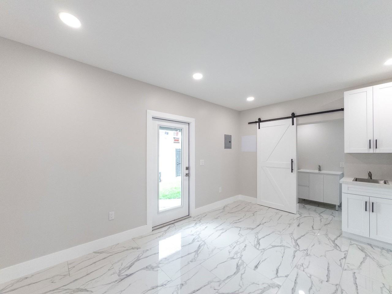 3360 Sw 24th Ter #3362B - Photo 3 of 8