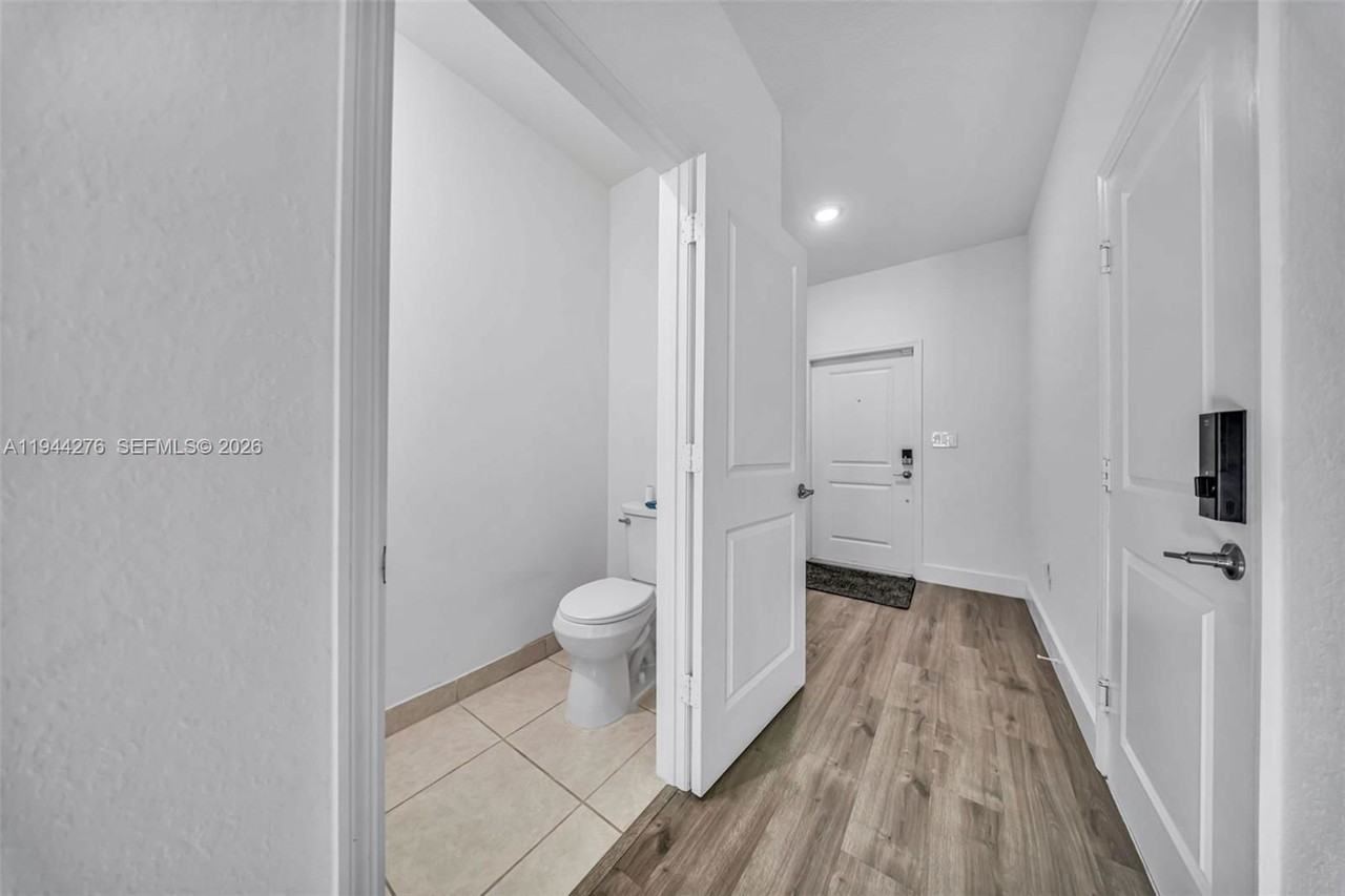24985 Sw 107th Ct - Photo 2 of 8
