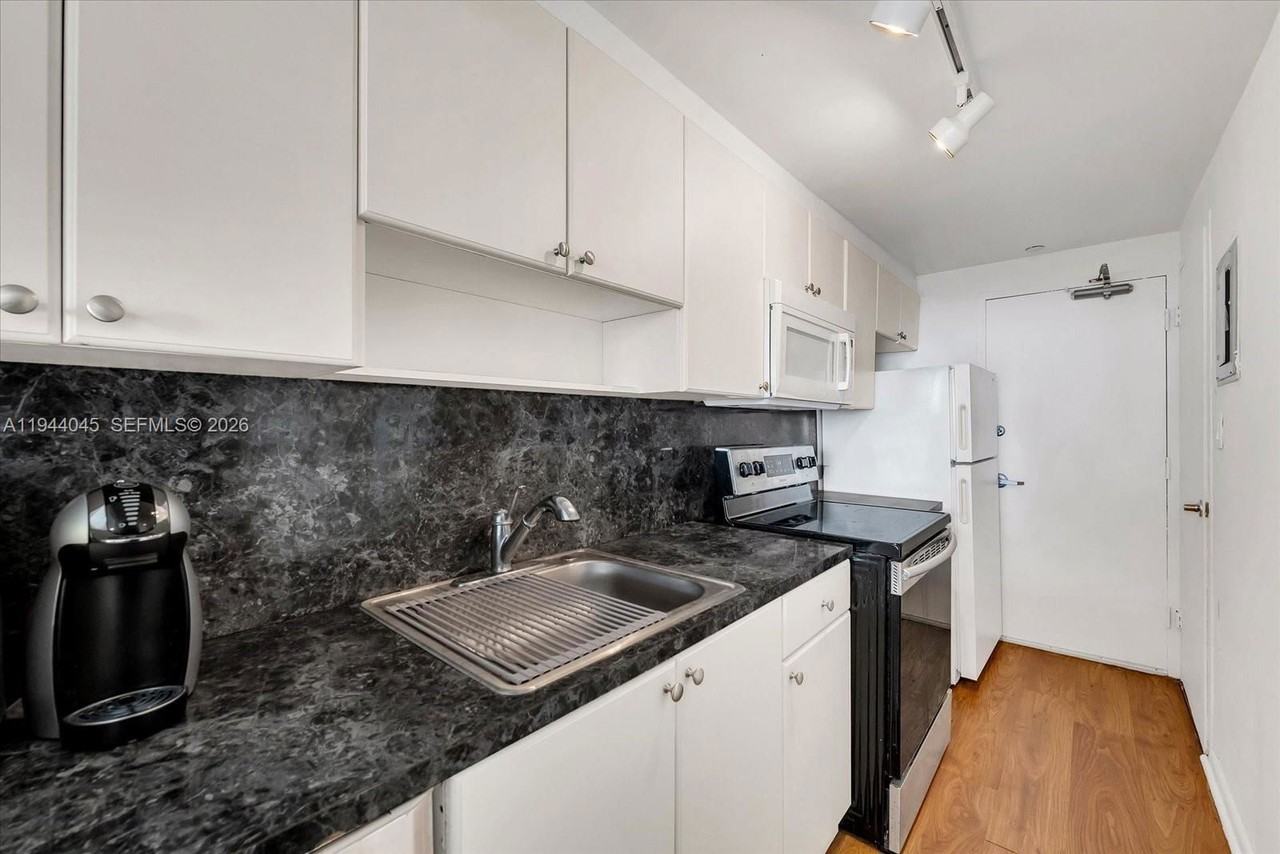 1200 West Ave #1511 - Photo 5 of 8