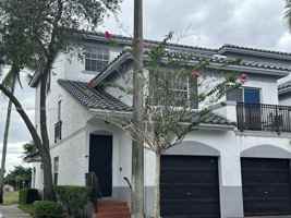 featured image of 745 Sw 148th Ave #802