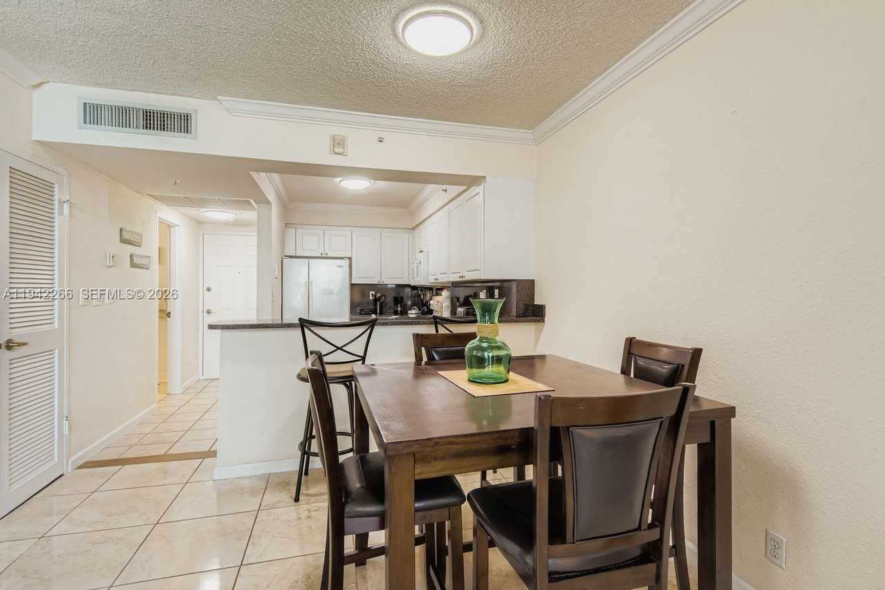 2501 S Ocean Dr #1032 - Photo 2 of 8