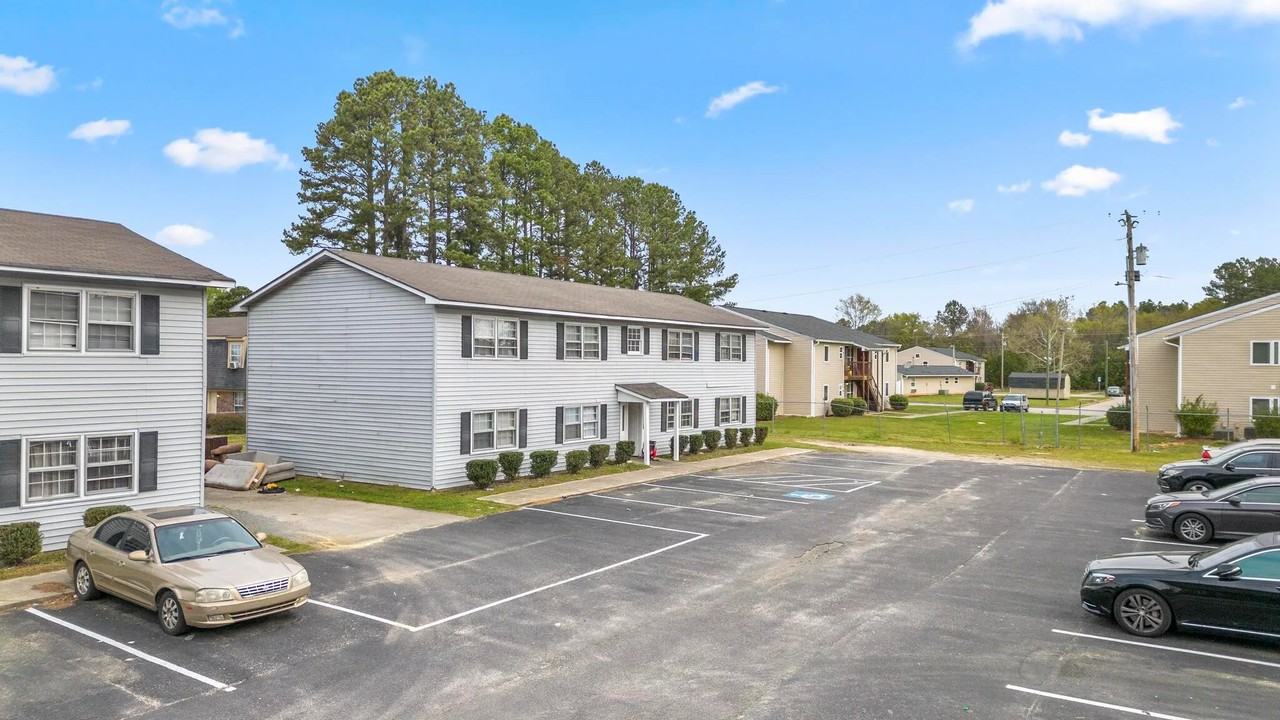 105 Northwood Dr - 1 D #1D - Photo 2 of 3