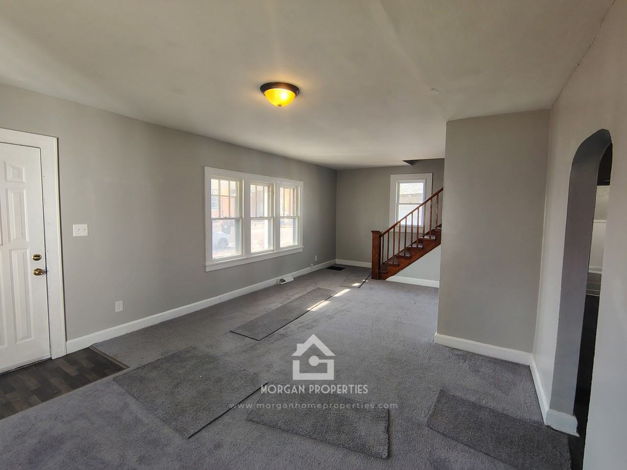 926 W 9th St - Photo 2 of 9