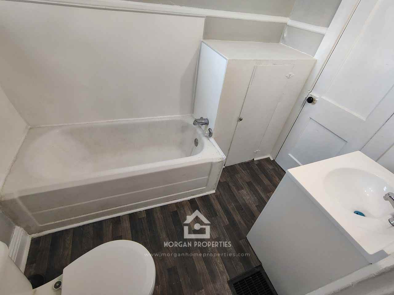 926 W 9th St - Photo 5 of 9