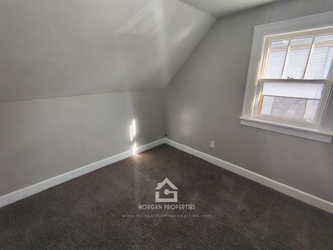 926 W 9th St - Photo 6 of 9