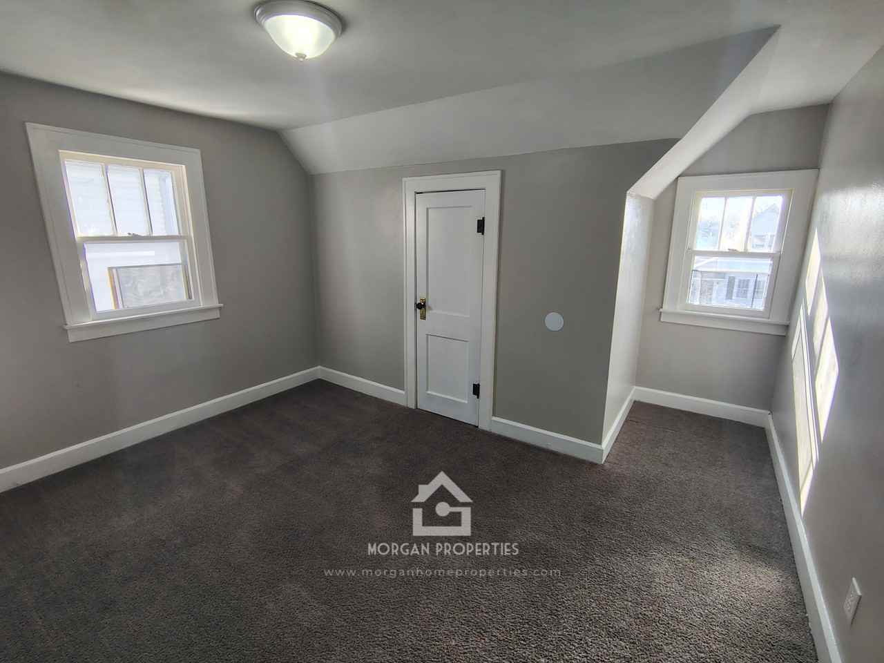 926 W 9th St - Photo 7 of 9