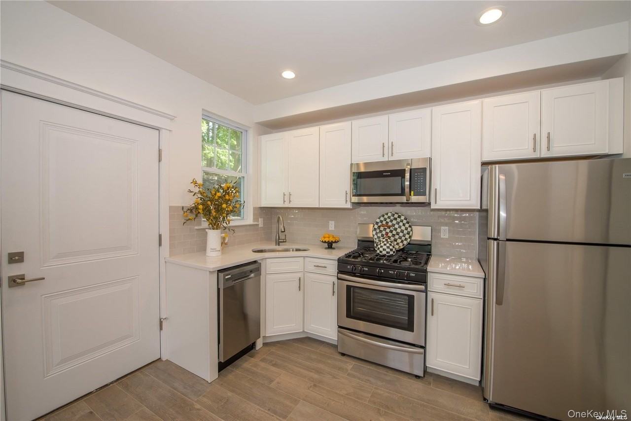 14 Northridge St Unit 14 #14 - Photo 3 of 10