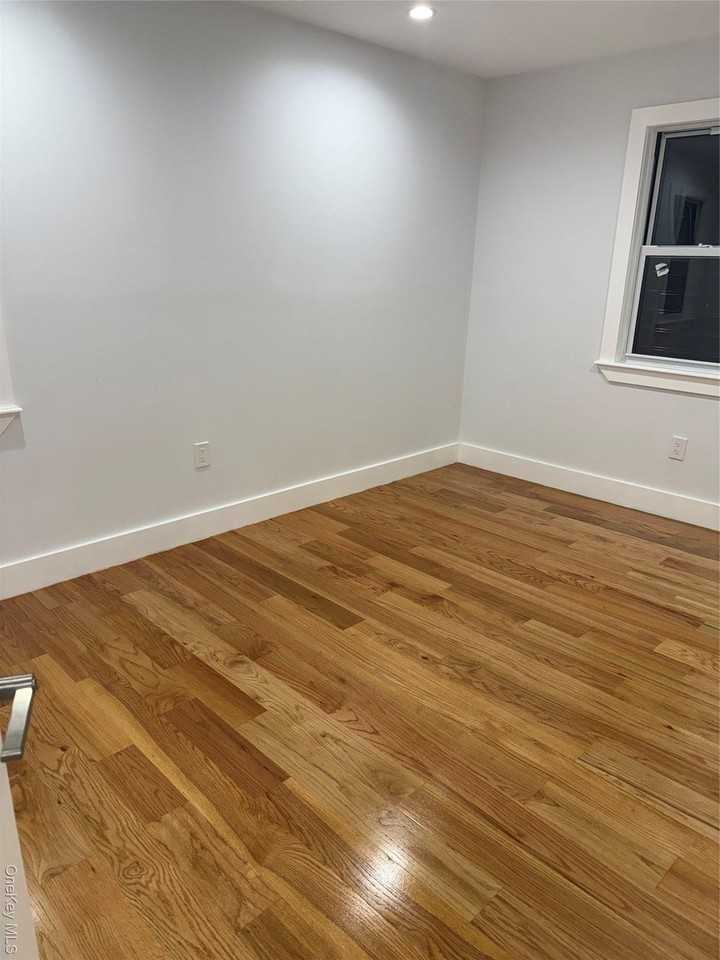 12060 200th St Unit 2 #2 - Photo 4 of 9