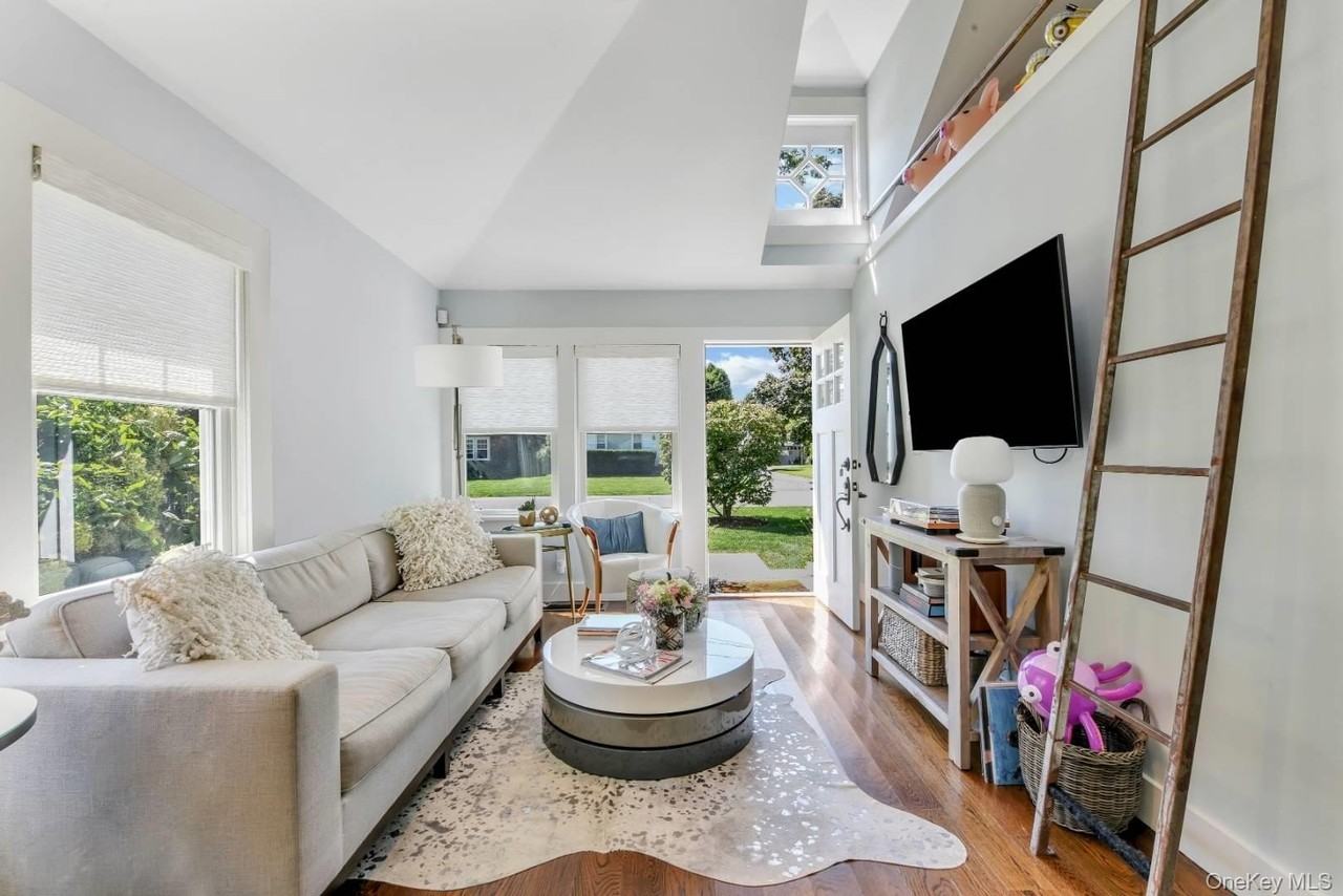 10 Henry St - Photo 5 of 19