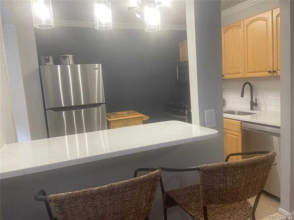 101 Lincoln Ave Apt 3a #3A - Photo 6 of 16