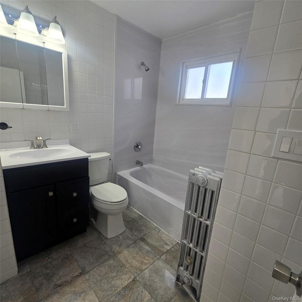 18219 147th Ave 2nd Fl #2ndFL - Photo 2 of 13