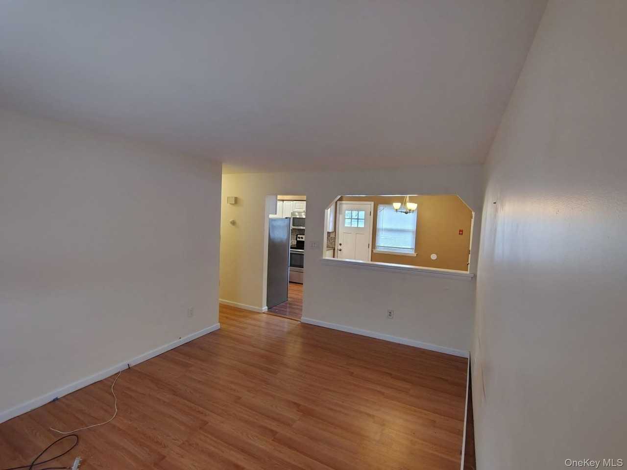 122 W 1st St - Photo 6 of 12