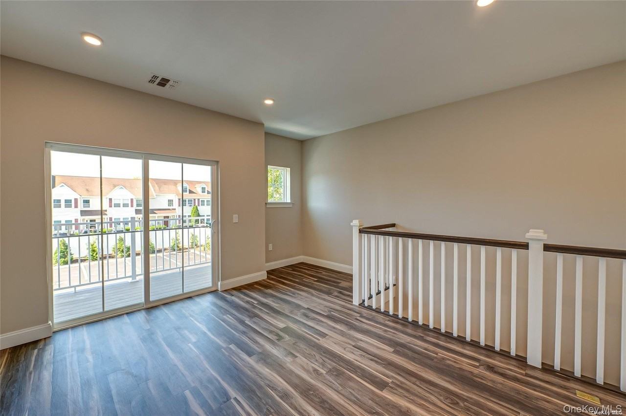 1 Conklin St Unit 204 #204 - Photo 5 of 35